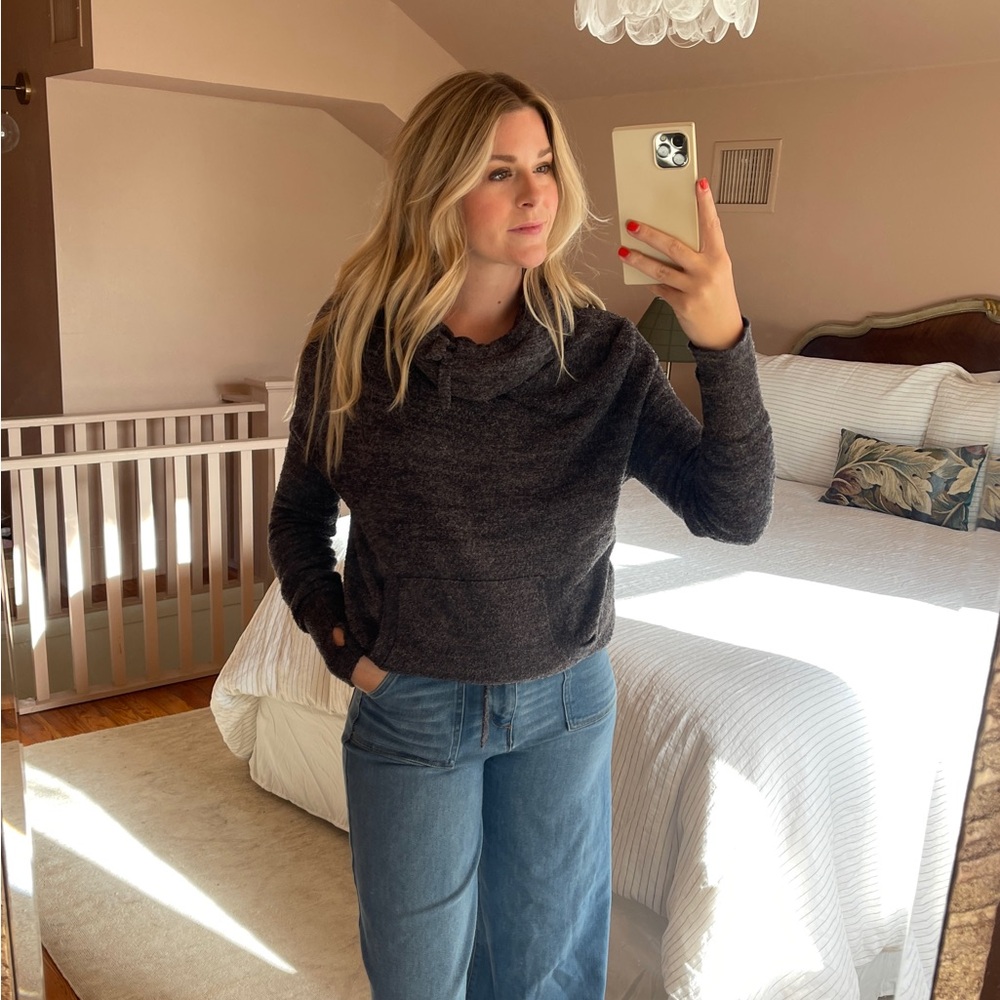 Barefoot Dreams Cowl Neck Pullover | Medium | Charcoal